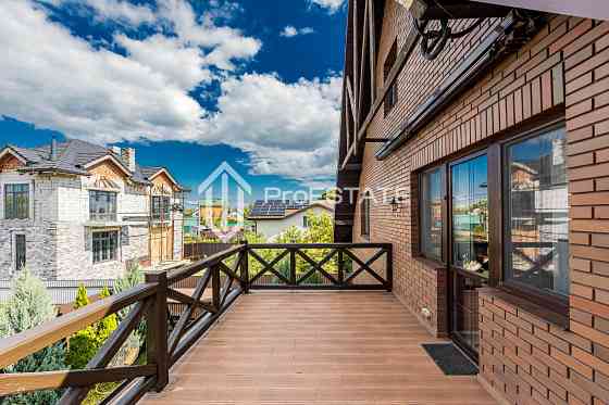 Продаж Будинок 6-кімнатний на вул. Садовая Киев