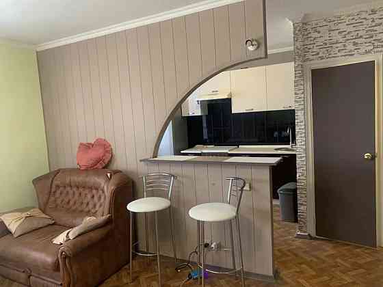 Оренда Квартира 1-кімнатна, 5/10 поверх на вул. Братиславська, 15 Київ