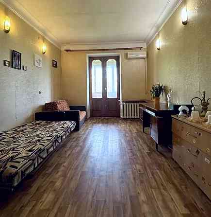 Продаж Квартира 2-кімнатна, 5/5 поверх на пр. Яворницкого, 26 Dnipro