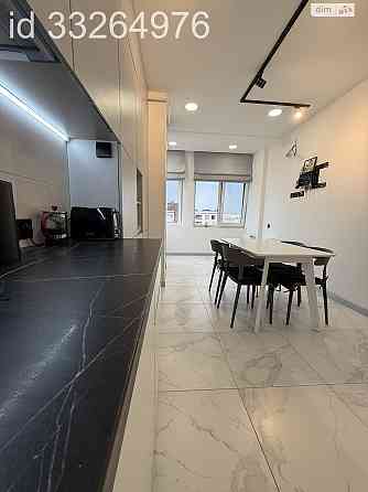 Продаж Квартира 3-кімнатна, 9/9 поверх на Юнацька вул., д. 6 Київ