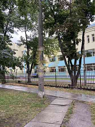 Продам 3-кімнатну квартиру в Святошинському районі Київ