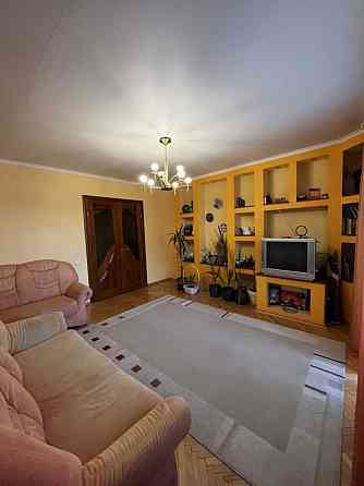 Продаж Квартира 3-кімнатна, 3/10 поверх на вул. Роксоляни Львов