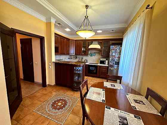 Продаж Квартира 3-кімнатна, 14/18 поверх на Сєченова вул., д. 7-А Київ