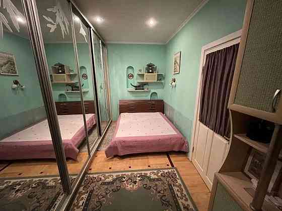 Оренда Квартира 3-кімнатна, 4/4 поверх на ул. Владимирская Київ