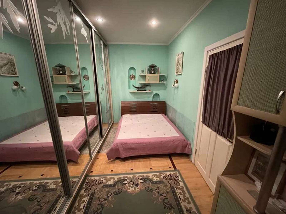 Оренда Квартира 3-кімнатна, 4/4 поверх на ул. Владимирская Київ - фото 1