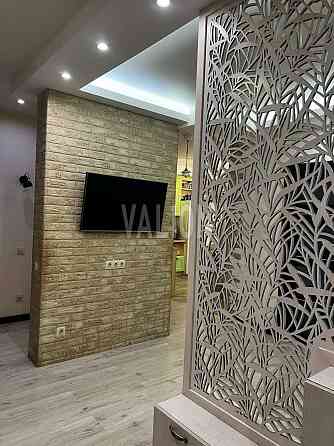 Продаж Квартира 3-кімнатна, 4/25 поверх на Вірменська вул., д. 6 Киев