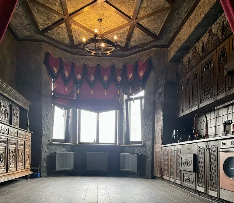 Продаж 2-поверховий Будинок з ділянкою 75 сот 400 кв.м 6 кімн. на зазим