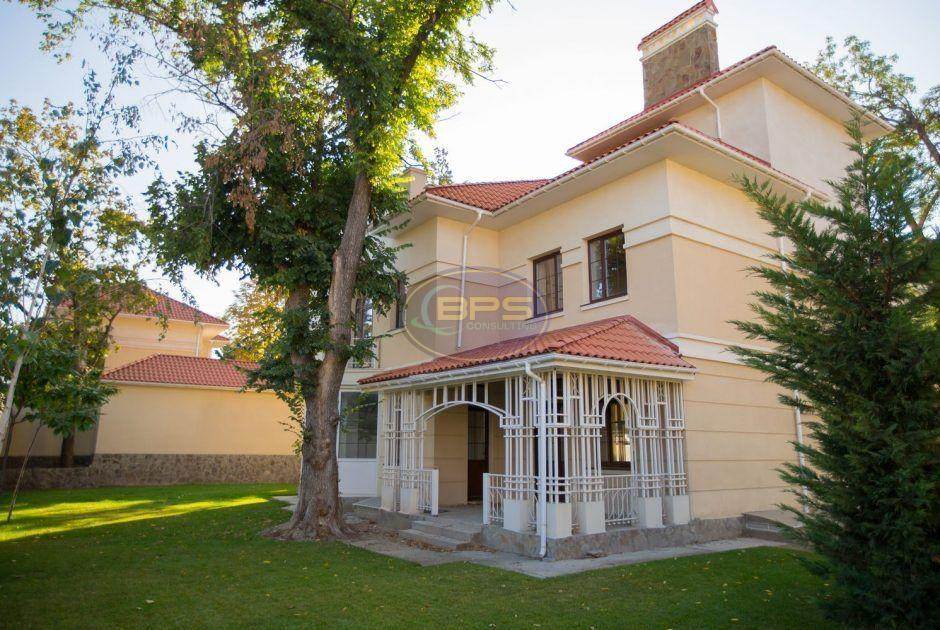 Продаж 3-поверховий Будинок з ділянкою 8.7 сот 444 кв.м 7+ кімн. на Дмитрия Донского вул. Одеса - фото 2