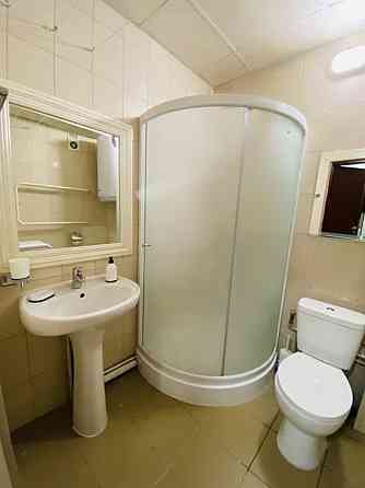 Оренда Квартира 1-кімнатна, 13/13 поверх на Ахматової, 16б Київ