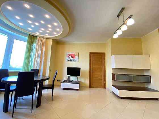 Оренда Квартира 3-кімнатна, 8/16 поверх на Бажана Николая просп., 7 ж Київ