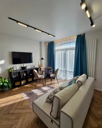 Продаж 1к Квартира 50 кв.м Фогарашія 17 Ужгород