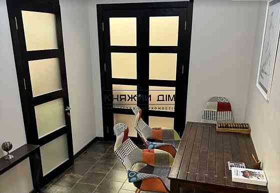 Продаж роздільної 2-х к. квартири на Подолі м. Контракова Площа. №21146493 Kiev