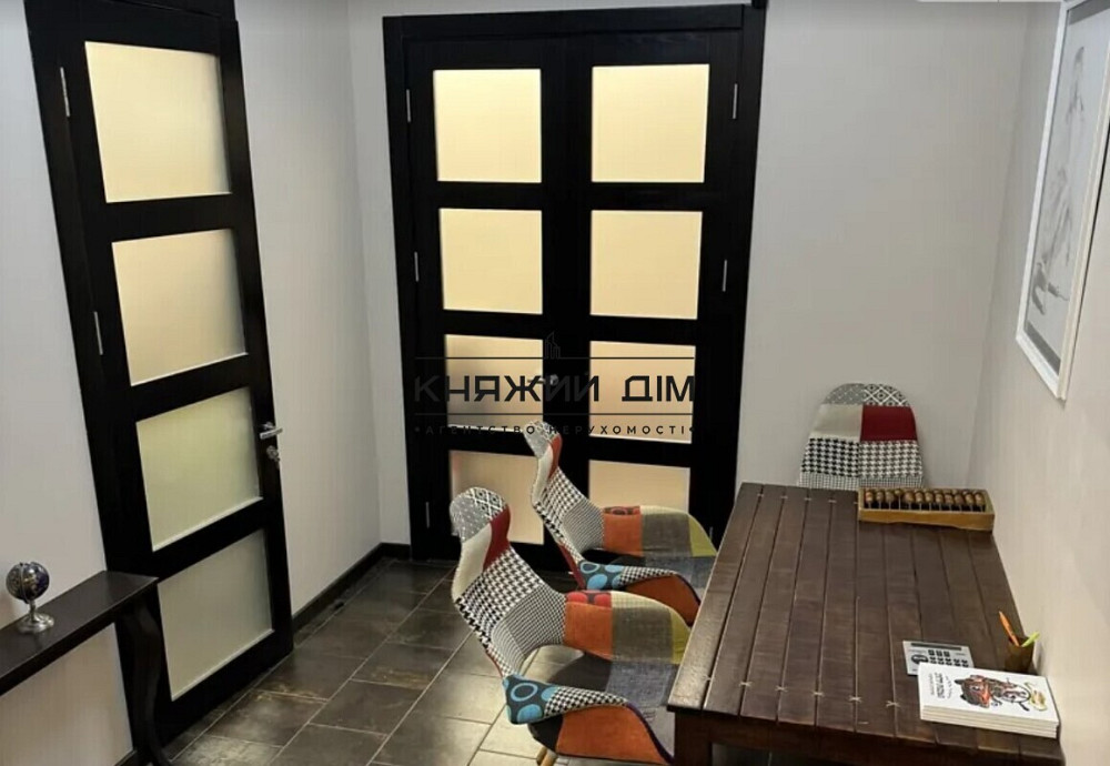 Продаж роздільної 2-х к. квартири на Подолі м. Контракова Площа. №21146493 Київ - фото 1