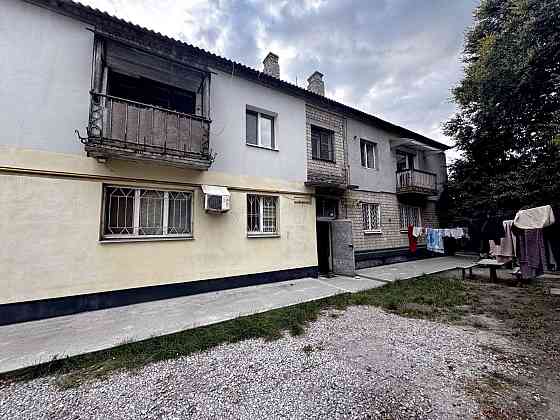 Продаж Квартира 2-кімнатна, 1/2 поверх на Каруны ул., 76 Б Дніпро