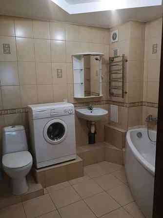 Оренда Квартира 3-кімнатна, 14/16 поверх на ул. Челябинская, 11 Kiev