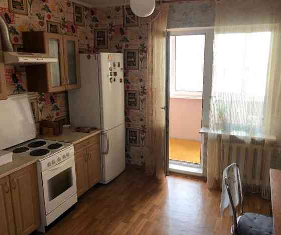 Оренда Квартира 3-кімнатна, 7/22 поверх на ул. Елены Пчилки Київ