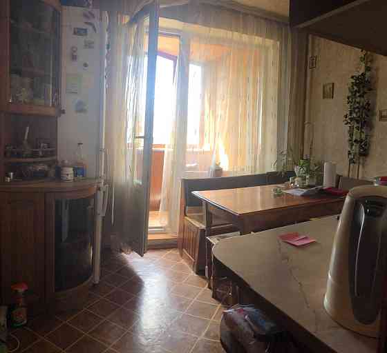 Продаж Квартира 3-кімнатна, 8/16 поверх на Малишка Андрія вул., д. 35 Київ