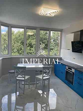 Оренда Квартира 3-кімнатна, 4/15 поверх на вул. Юлії Здановської Київ