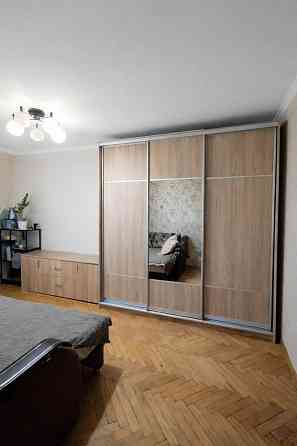 Продаж Квартира 2-кімнатна, 2/5 поверх на Дегтярівська вул., д. 15 Київ