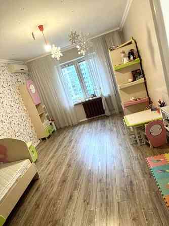 Оренда Квартира 3-кімнатна, 10/17 поверх на ул. Михаила Драгоманова, 1к Kiev