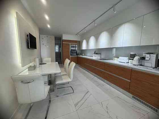 Продаж Квартира 3-кімнатна, 22/25 поверх на Андрющенка, 6Г Kiev