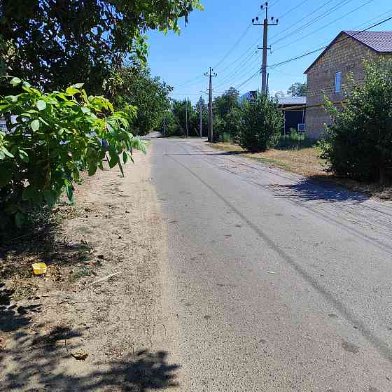 Продам  на Агрономической коробку дома на участке 5,5 соток. Усатове