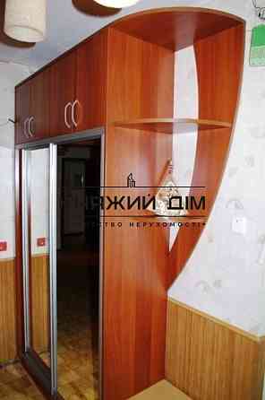 Продаж роздільної 4-х к. квартири на Харківському масиві. № 21124768 Київ