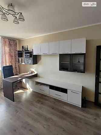 Оренда Квартира 1-кімнатна, 19/25 поверх на Олени Пчілки, 3в Kiev