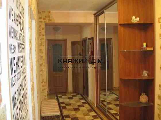 Оренда Квартира 3-кімнатна, 2/23 поверх на Ахматовой Анны ул. Киев