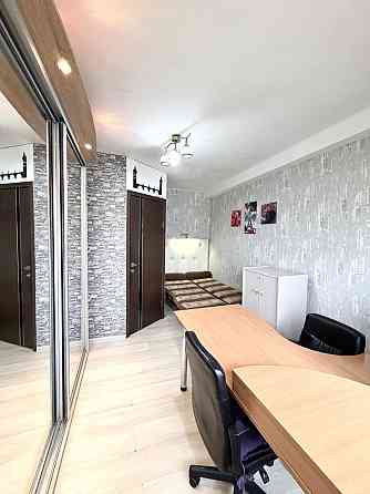 Продаж Квартира 3-кімнатна, 3/5 поверх на Родини Глаголєвих вул., д. 12-Б Киев