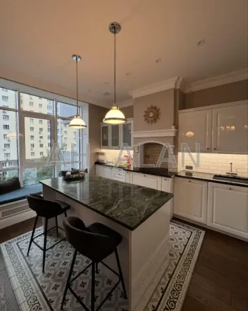 For sale 4-room Apartment 130 sq.m Новопечерські Липки Kiev