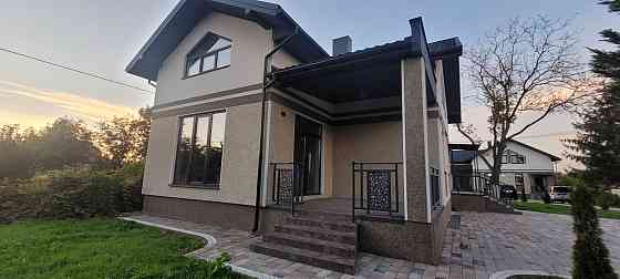 Продаж 2-поверховий  з ділянкою 8 сот 185 кв.м 5 кімн.  Зимна Вода