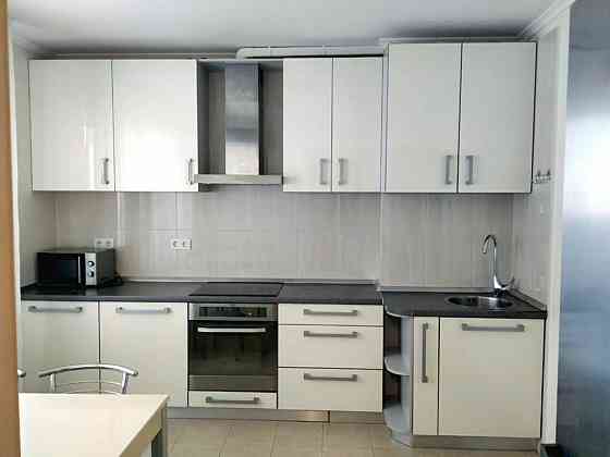 Оренда Квартира 3-кімнатна, 9/25 поверх на ул. Урловская, 38 Kiev