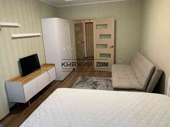 Оренда Квартира 1-кімнатна, 17/25 поверх на Драгоманова ул. Киев