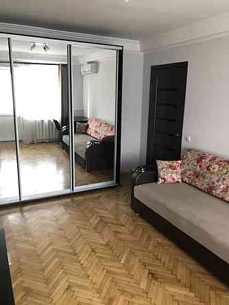 Оренда Квартира 2-кімнатна, 5/5 поверх на вул. Юності, 4 Kiev