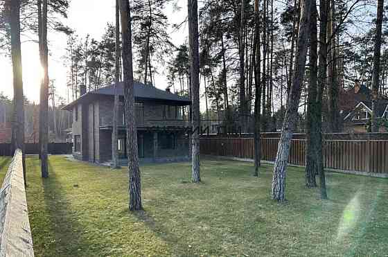 Продається розкішний двоповерховий котедж у престижному котеджному містечку Лісові Плюти 