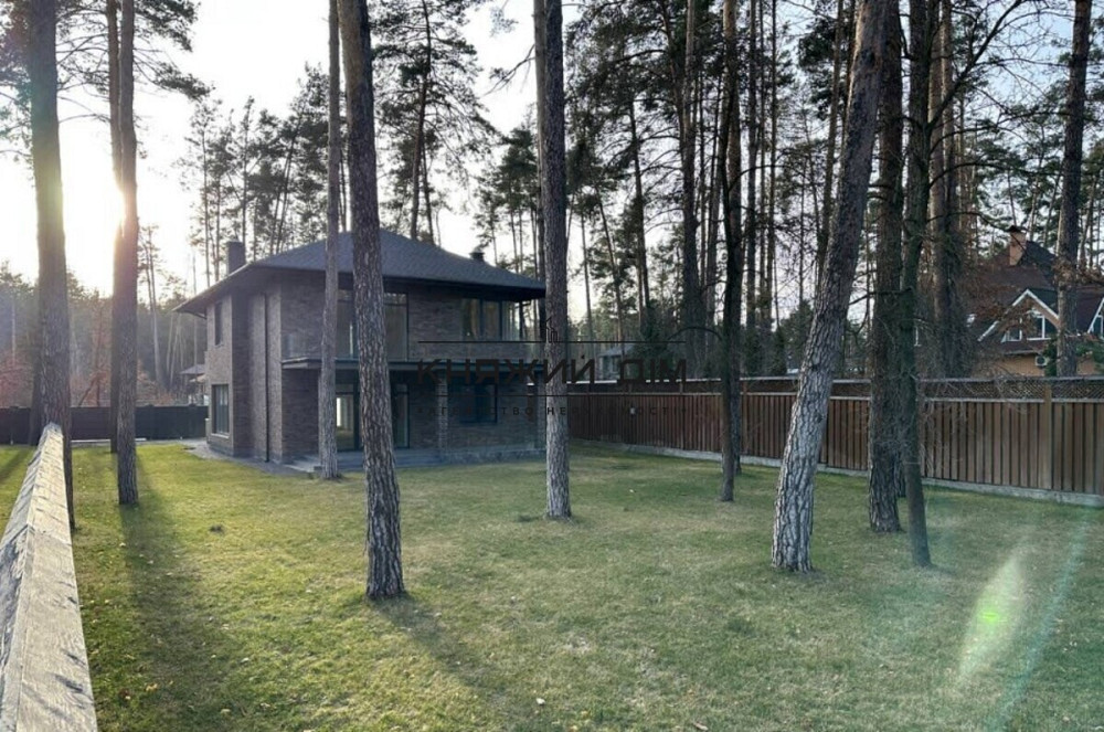 Продається розкішний двоповерховий котедж у престижному котеджному містечку Лісові Плюти  - photo 1