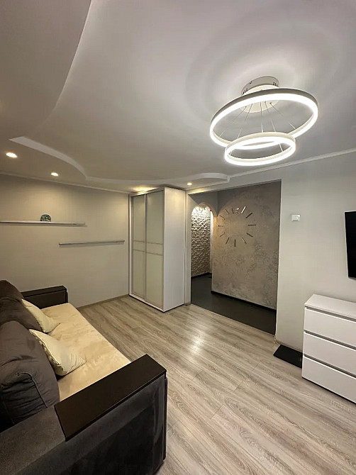 Продаж Квартира 2-кімнатна, 2/5 поверх на Хмельницкого Б. ул., 17 Dnipro - photo 1