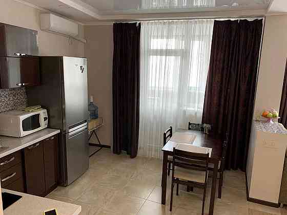 Оренда Квартира 1-кімнатна, 21/25 поверх на Пчілки, 8 Kiev