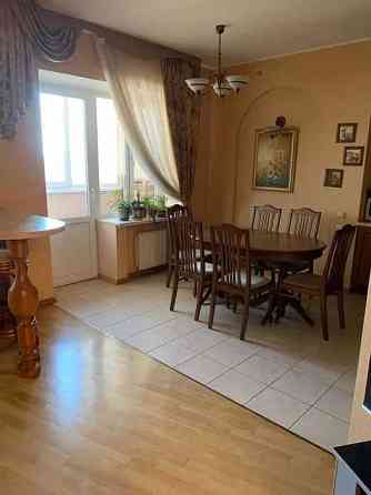 Оренда Квартира 2-кімнатна, 10/18 поверх на ул. Вячеслава Черновола Киев