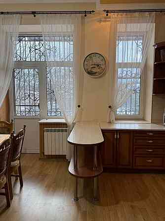 Оренда Квартира 2-кімнатна, 2/3 поверх на вул. Пекарська Львів