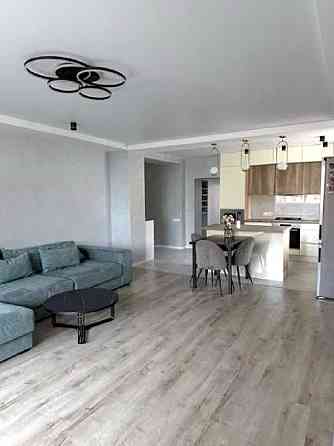 Трехкомнатная квартира в новом кирпичном доме на Черемушках Одеса