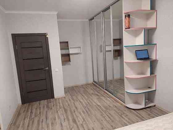 Оренда Квартира 1-кімнатна, 8/25 поверх на ул. Сикорского Киев