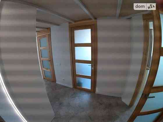 Продаж Квартира 3-кімнатна, 5/9 поверх на вул. Метрологічна Київ