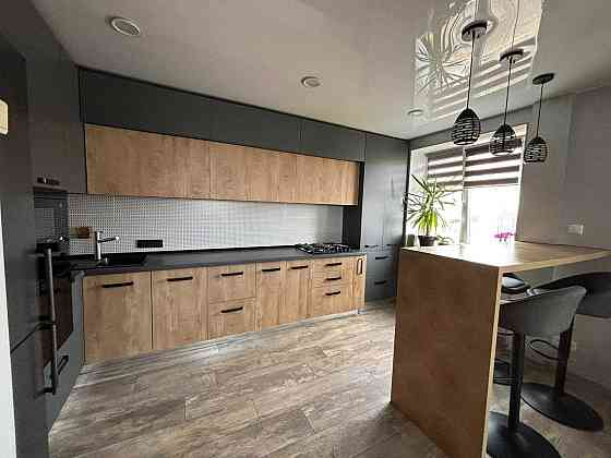 Продаж Квартира 3-кімнатна, 8/9 поверх на вул. перемоги Zhytomyr