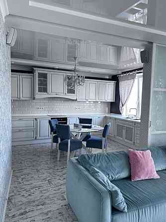 Продаж Квартира 3-кімнатна, 19/24 поверх на Дніпровська набережна, 25 Киев