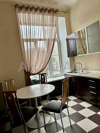 Оренда Будинок 2-кімнатний на Музейний пров., 8Б Киев