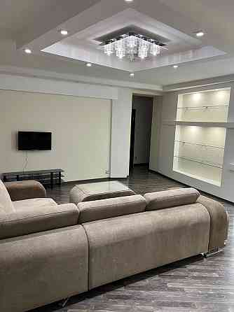 Продаж Квартира 3-кімнатна, 3/14 поверх на Вишняківська вул., д. 13 Kiev