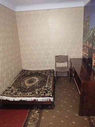 Оренда Квартира 2-кімнатна, 2/4 поверх на Криворожская ул., 22 Дніпро