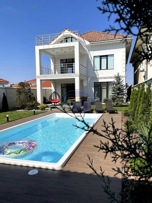 Продаж 3-поверховий Будинок з ділянкою 7.5 сот 260 кв.м 6 кімн. на Летний вул. Одеса - фото 1